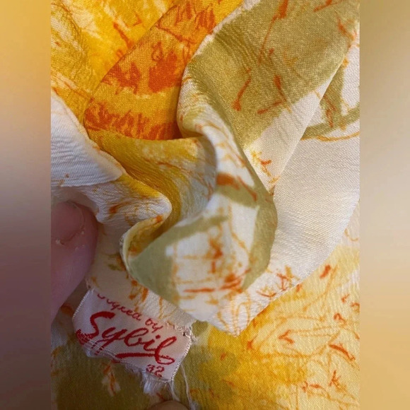 Vintage Styled By Sybil Sunflower Button Back Shirt - Picture 6 of 10